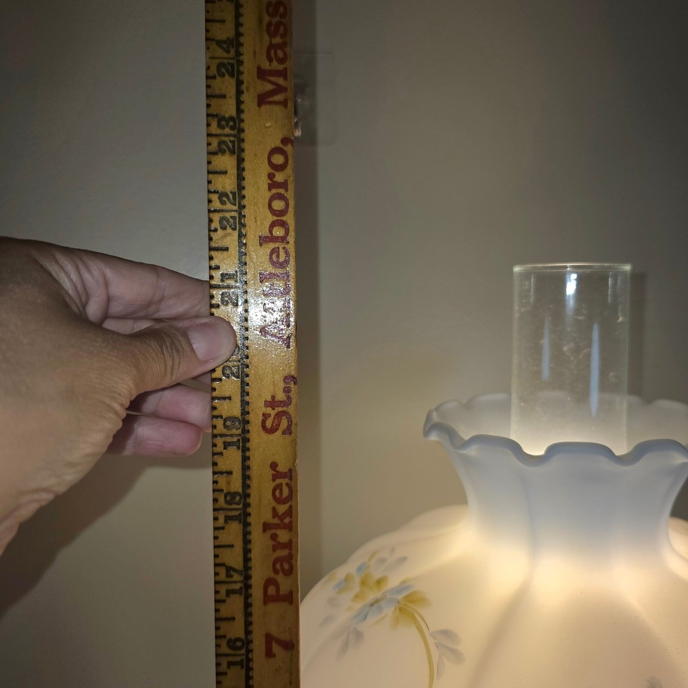Vintage Milk Glass Hurricane Lamp Blue Floral Gone With The Wind Electric Table - Picture 4 of 9